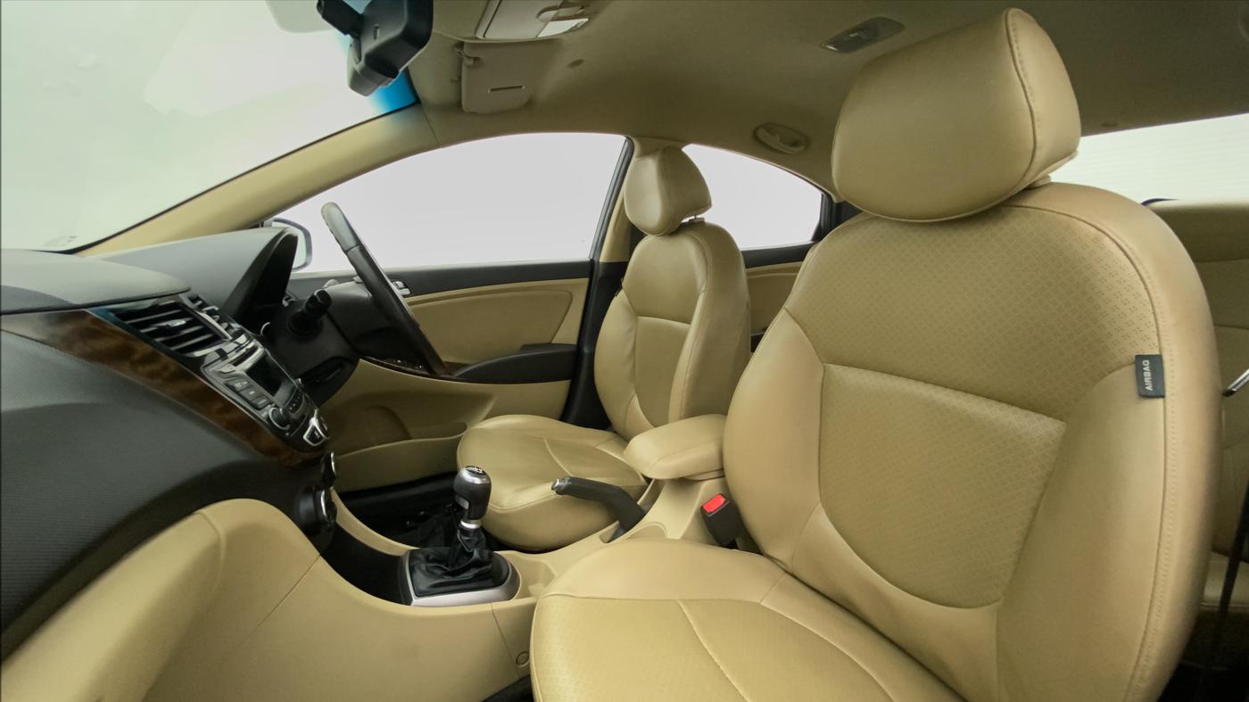 2015 Hyundai Verna FLUIDIC 4S 1.6 VTVT SX, CNG, Manual, 83,081 km, Right Side Front Door Cabin