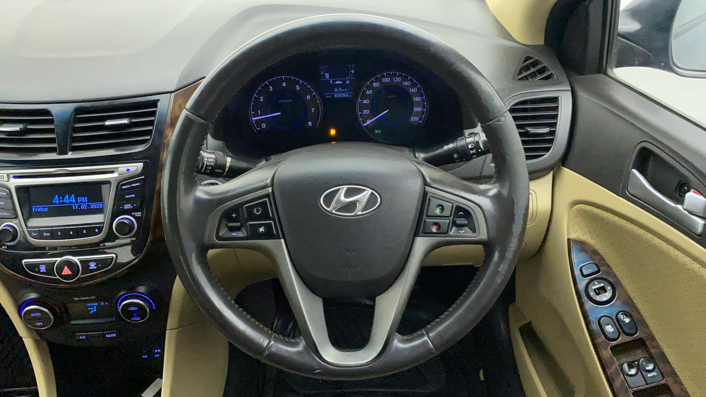 2015 Hyundai Verna FLUIDIC 4S 1.6 VTVT SX, CNG, Manual, 83,081 km, Steering Wheel Close Up