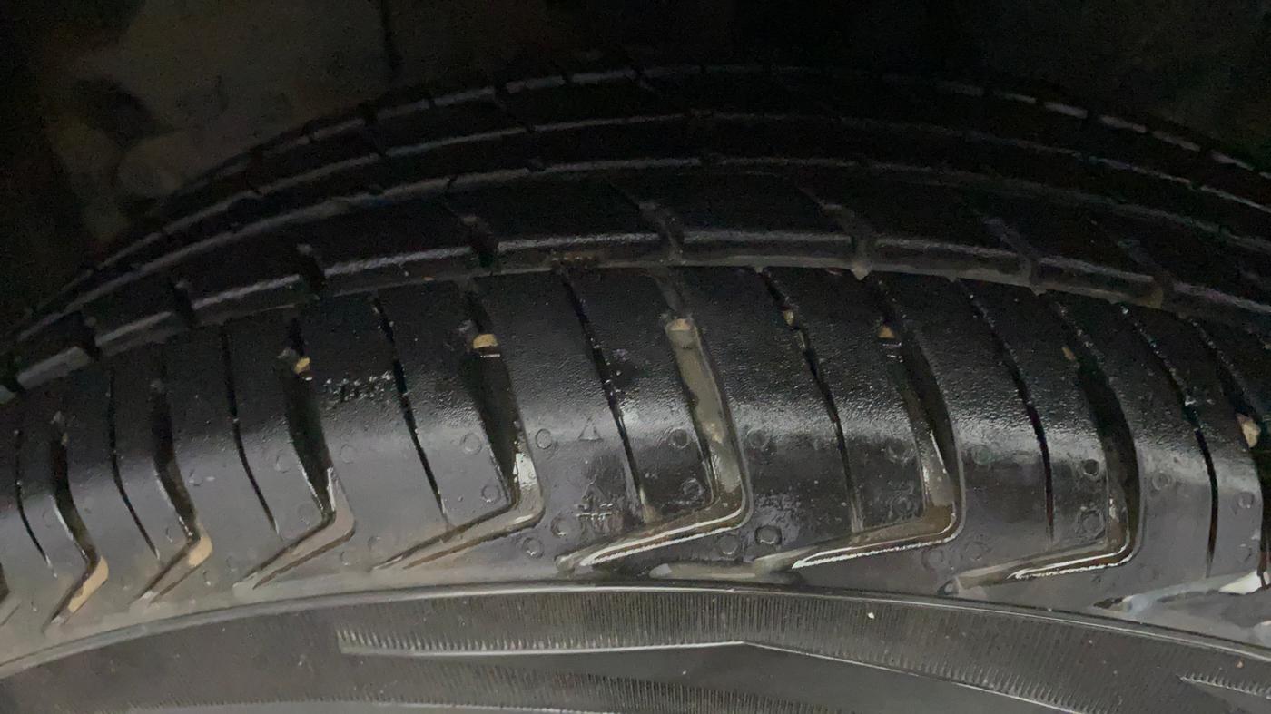 2018 Datsun Redi Go A, Petrol, Manual, 34,382 km, Left Front Tyre Tread