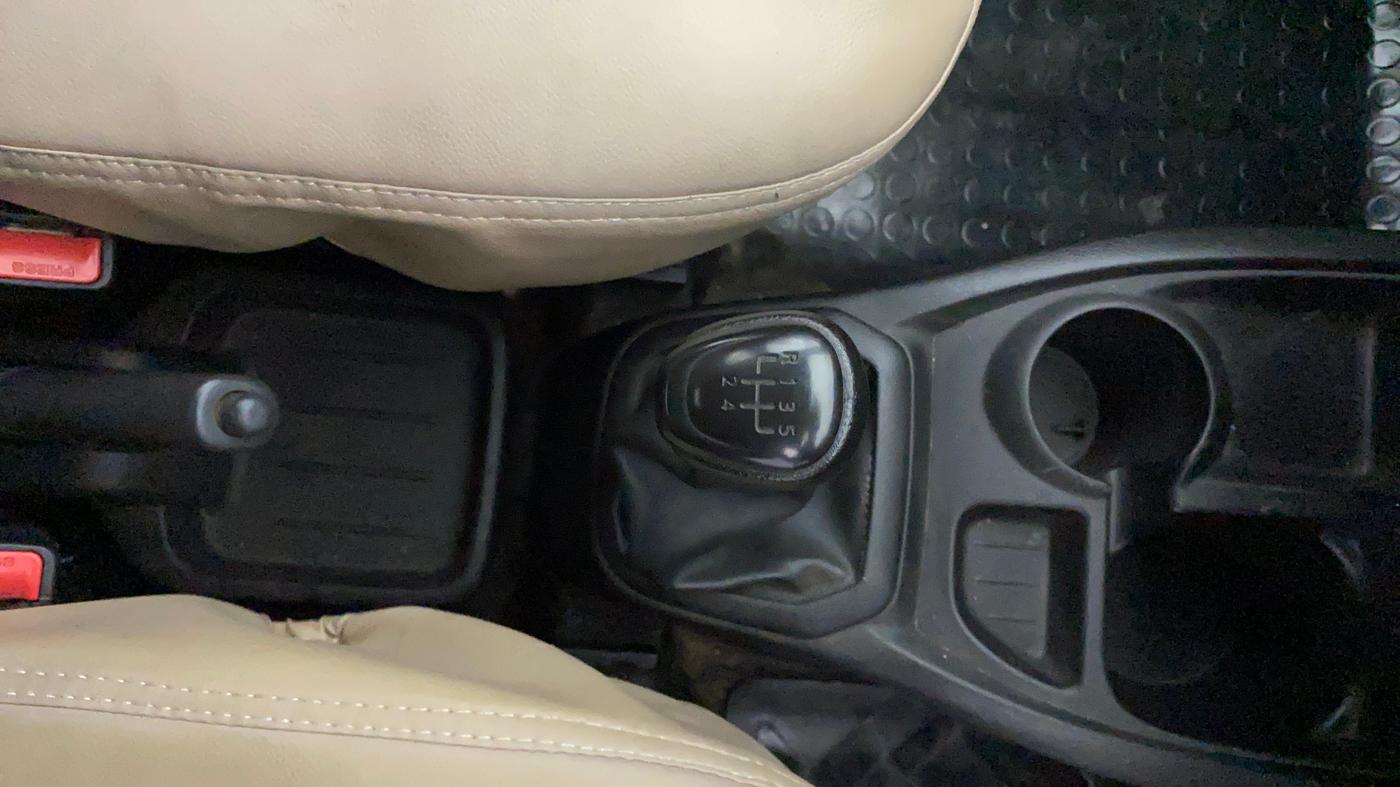 2018 Datsun Redi Go A, Petrol, Manual, 34,382 km, Gear Lever