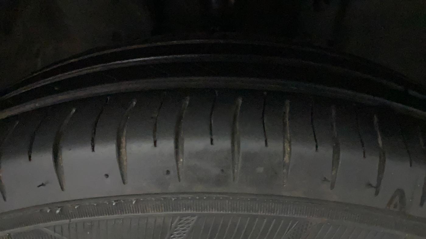 2018 Datsun Redi Go A, Petrol, Manual, 34,382 km, Right Front Tyre Tread