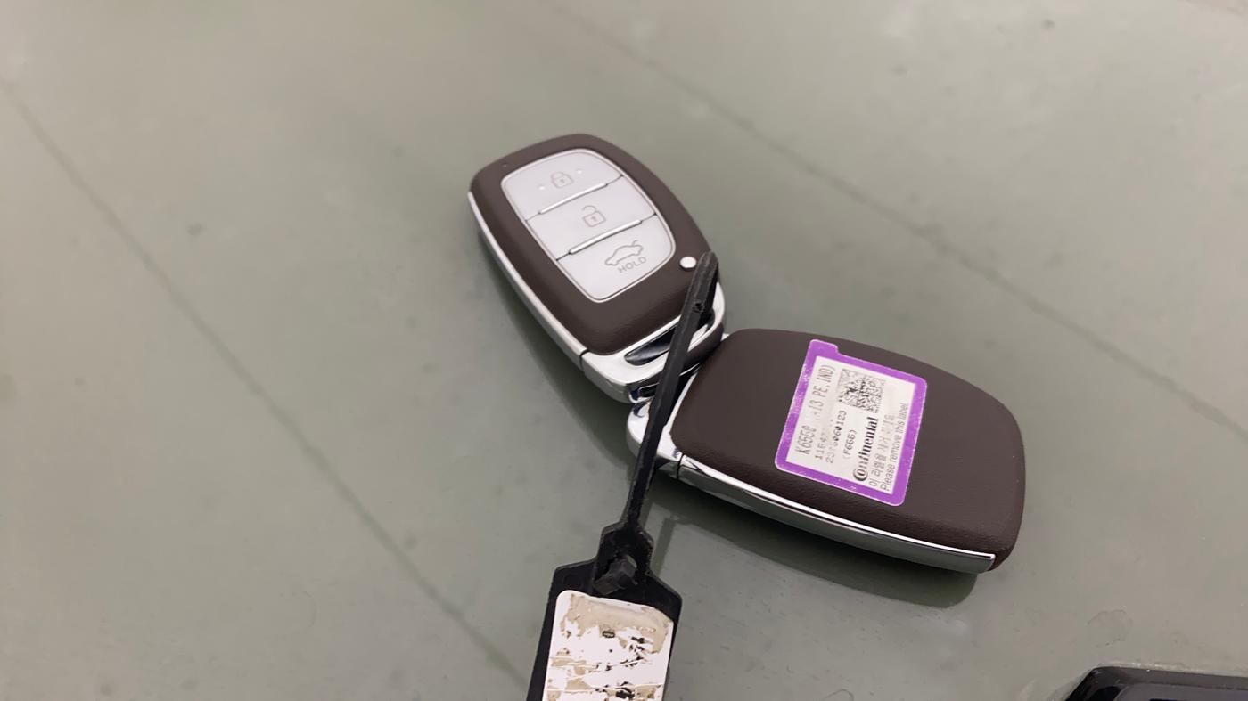2023 Hyundai EXTER SX(O) CONNECT 1.2 AMT, Petrol, Automatic, 7,638 km, Key Close Up