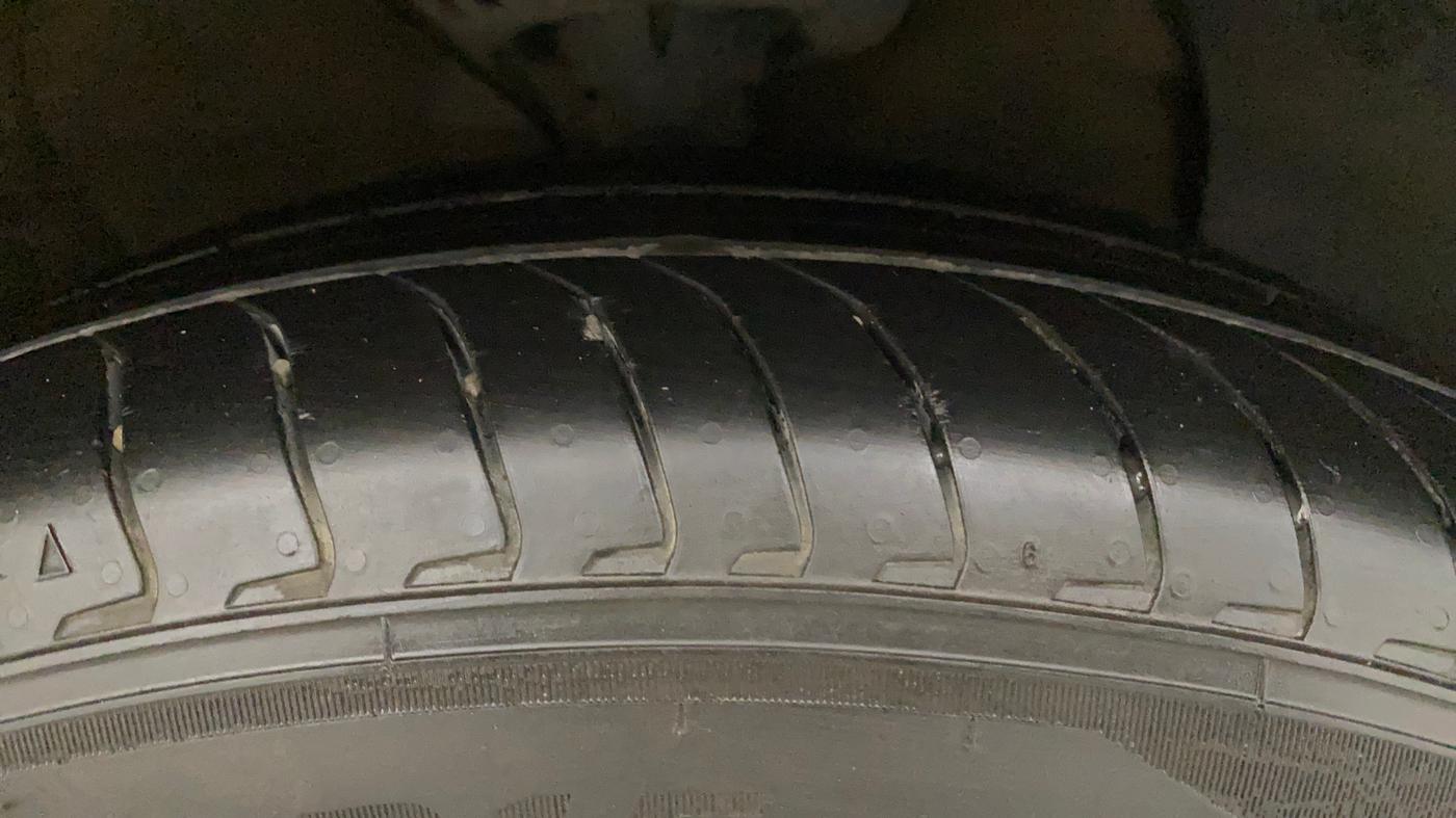 2023 Hyundai EXTER SX(O) CONNECT 1.2 AMT, Petrol, Automatic, 7,638 km, Right Front Tyre Tread