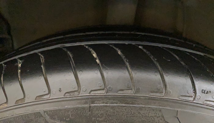 2023 Hyundai EXTER SX(O) CONNECT 1.2 AMT, Petrol, Automatic, 7,638 km, Right Rear Tyre Tread