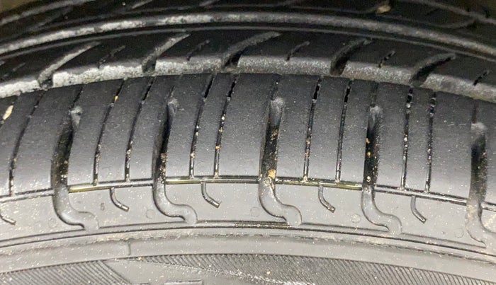 2019 Maruti New Wagon-R VXI 1.0, Petrol, Manual, 26,536 km, Right Front Tyre Tread