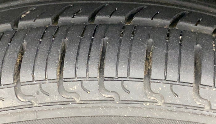 2019 Maruti New Wagon-R VXI 1.0, Petrol, Manual, 26,536 km, Left Front Tyre Tread