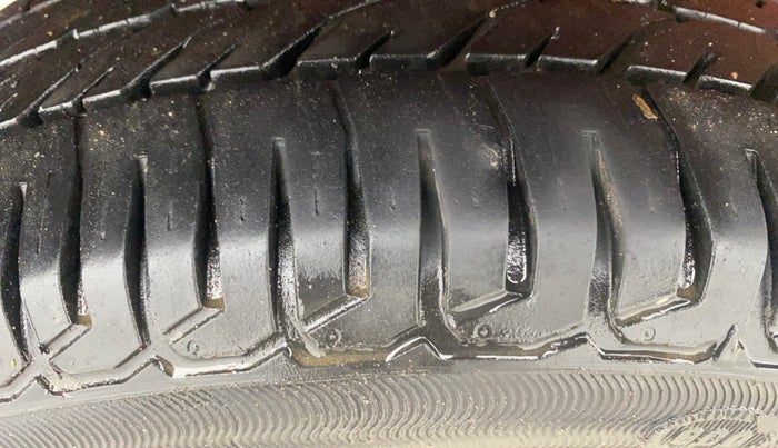 2016 Maruti Wagon R 1.0 VXI AMT, Petrol, Automatic, 51,859 km, Right Rear Tyre Tread