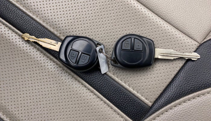 2016 Maruti Wagon R 1.0 VXI AMT, Petrol, Automatic, 51,859 km, Key Close Up