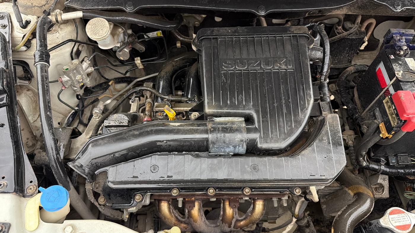 2017 Maruti Swift LXI (O), Petrol, Manual, 30,486 km, Engine View - Right