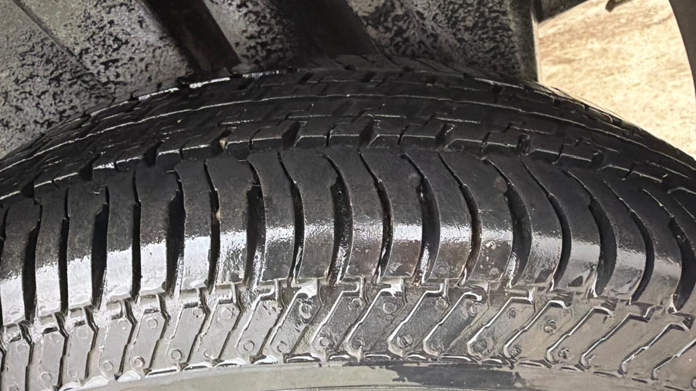 2017 Maruti Swift LXI (O), Petrol, Manual, 30,486 km, Left Rear Tyre Tread