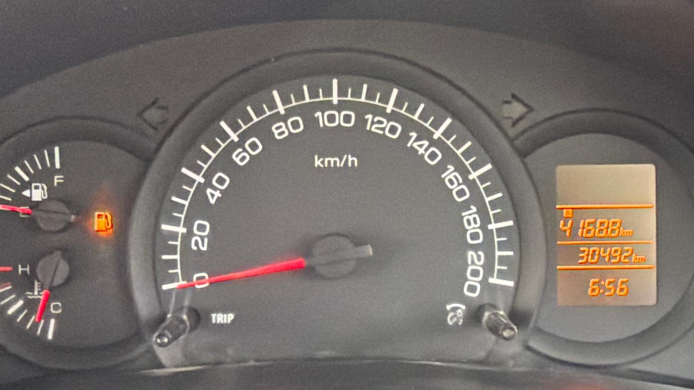 2017 Maruti Swift LXI (O), Petrol, Manual, 30,486 km, Odometer Image