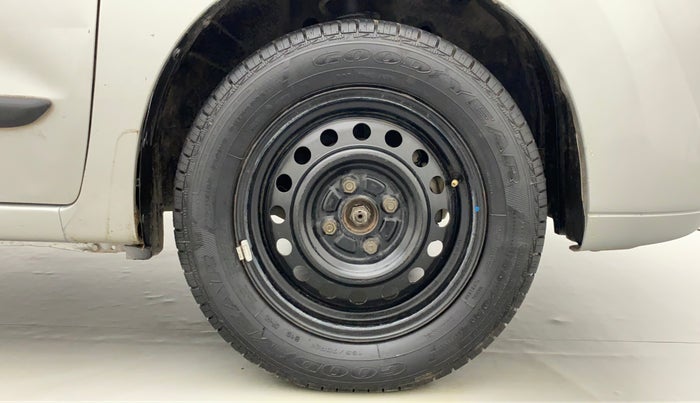 2011 Maruti Wagon R 1.0 VXI, Petrol, Manual, 64,895 km, Right Front Wheel