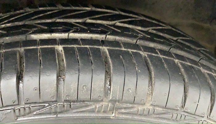2011 Maruti Wagon R 1.0 VXI, Petrol, Manual, 64,895 km, Right Front Tyre Tread