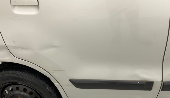 2011 Maruti Wagon R 1.0 VXI, Petrol, Manual, 64,895 km, Right rear door - Minor scratches