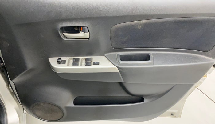 2011 Maruti Wagon R 1.0 VXI, Petrol, Manual, 64,895 km, Driver Side Door Panels Control