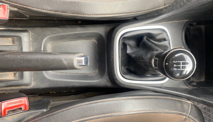 2018 Volkswagen Polo HIGHLINE PLUS 1.0 16 ALLOY, Petrol, Manual, 72,381 km, Gear Lever