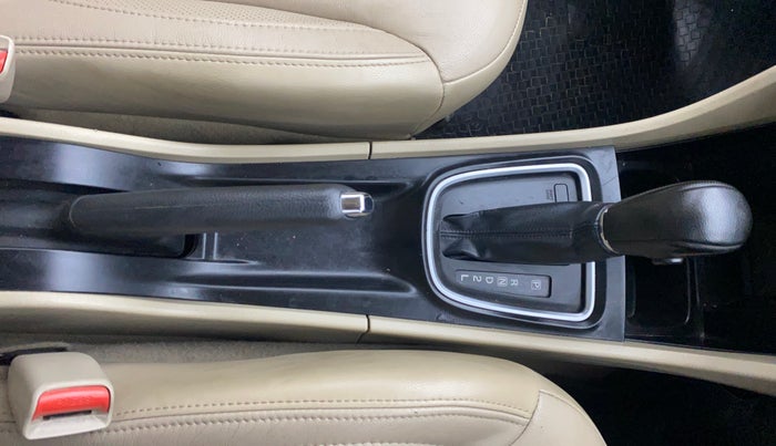 2016 Maruti Ciaz ZXI+ AT, Petrol, Automatic, 81,133 km, Gear Lever
