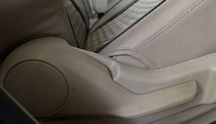 2018 Maruti Dzire LXI, Petrol, Manual, 21,573 km, Driver Side Adjustment Panel