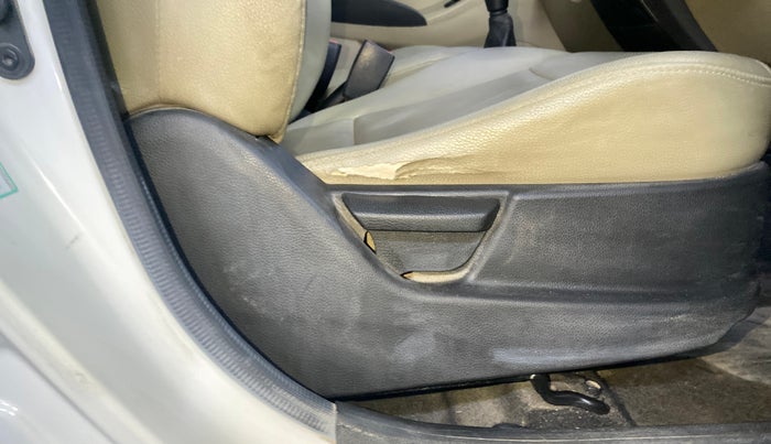 2017 Hyundai Eon ERA +, Petrol, Manual, 32,147 km, Driver Side Adjustment Panel