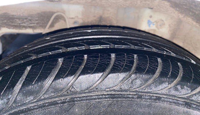 2017 Hyundai Eon ERA +, Petrol, Manual, 32,147 km, Right Rear Tyre Tread