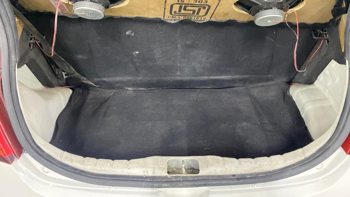 2017 Hyundai Eon ERA +, Petrol, Manual, 32,147 km, Boot Inside