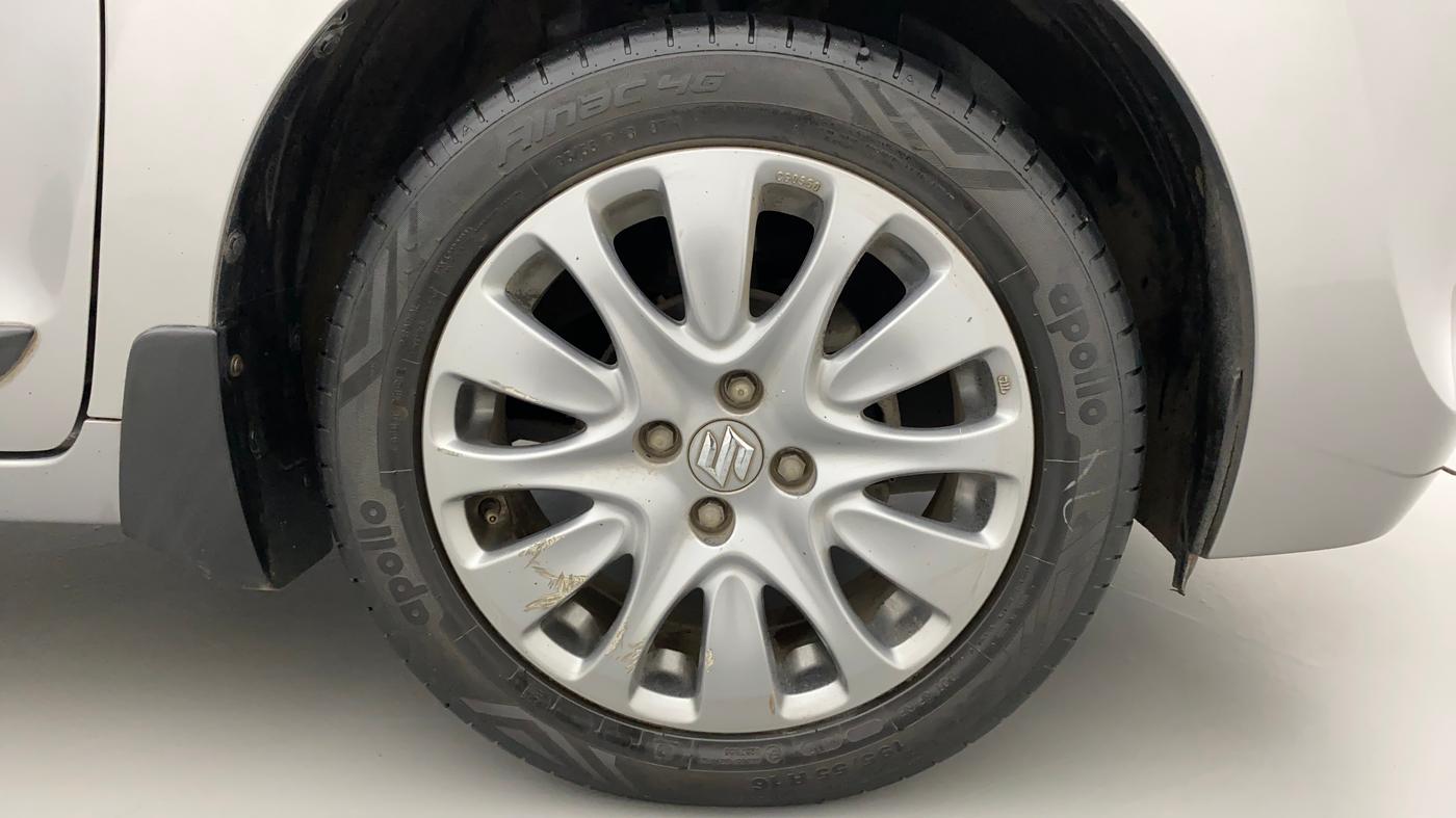 2017 Maruti Baleno ZETA PETROL 1.2, Petrol, Manual, 34,538 km, Right Front Wheel