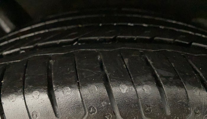2017 Maruti Baleno ZETA PETROL 1.2, Petrol, Manual, 34,538 km, Right Rear Tyre Tread