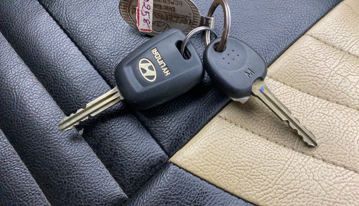 2017 Hyundai Grand i10 SPORTZ 1.2 KAPPA VTVT, Petrol, Manual, 20,125 km, Key Close Up