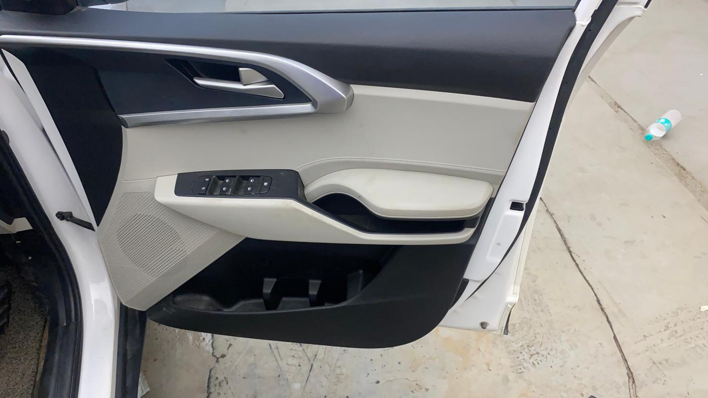 2023 KIA CARENS PRESTIGE 1.5 PETROL 7 STR, Petrol, Manual, 52,636 km, Driver Side Door Panels Control