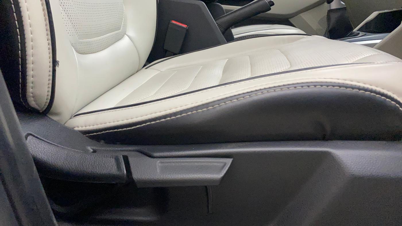 2023 KIA CARENS PRESTIGE 1.5 PETROL 7 STR, Petrol, Manual, 52,636 km, Driver Side Adjustment Panel