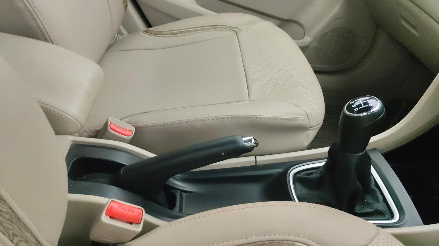 2022 Maruti Ciaz DELTA 1.5 SHVS MT PETROL, Petrol, Manual, 26,728 km, Gear Lever