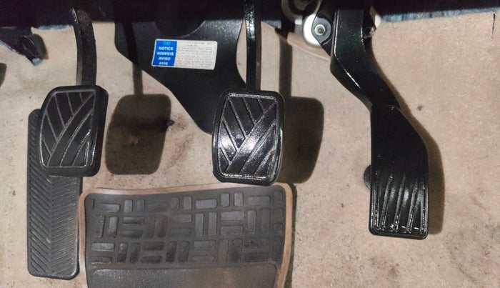 2022 Maruti Ciaz DELTA 1.5 SHVS MT PETROL, Petrol, Manual, 26,728 km, Pedals