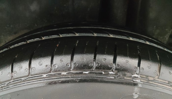 2022 Maruti Ciaz DELTA 1.5 SHVS MT PETROL, Petrol, Manual, 26,728 km, Left Rear Tyre Tread