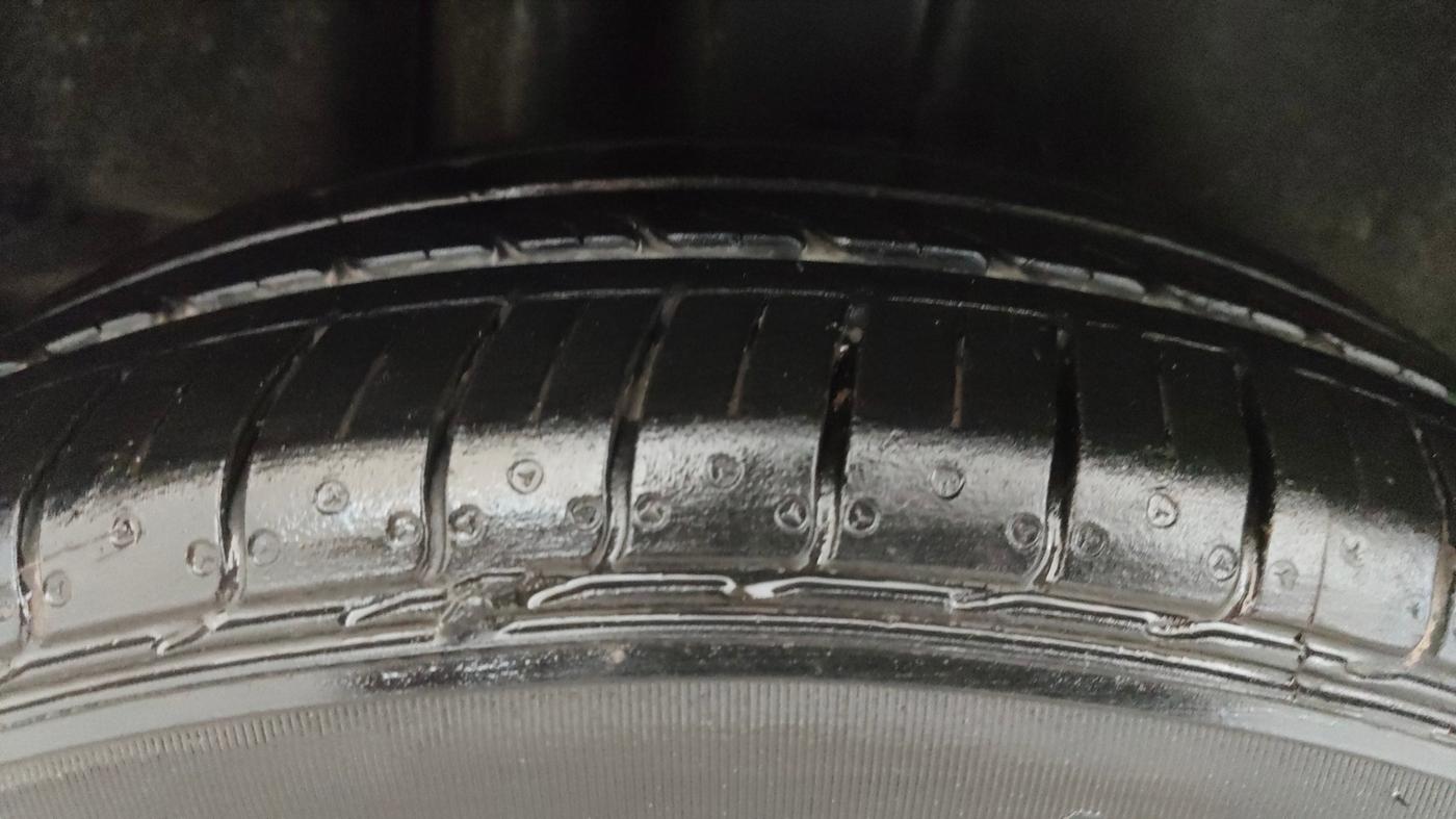 2022 Maruti Ciaz DELTA 1.5 SHVS MT PETROL, Petrol, Manual, 26,728 km, Right Rear Tyre Tread