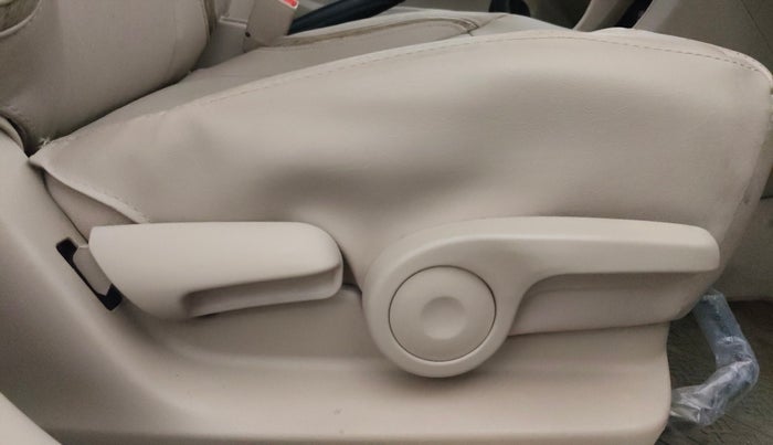 2022 Maruti Ciaz DELTA 1.5 SHVS MT PETROL, Petrol, Manual, 26,728 km, Driver Side Adjustment Panel