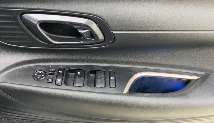 2021 Hyundai NEW I20 ASTA (O) 1.2 MT, Petrol, Manual, 15,544 km, Driver Side Door Panels Control