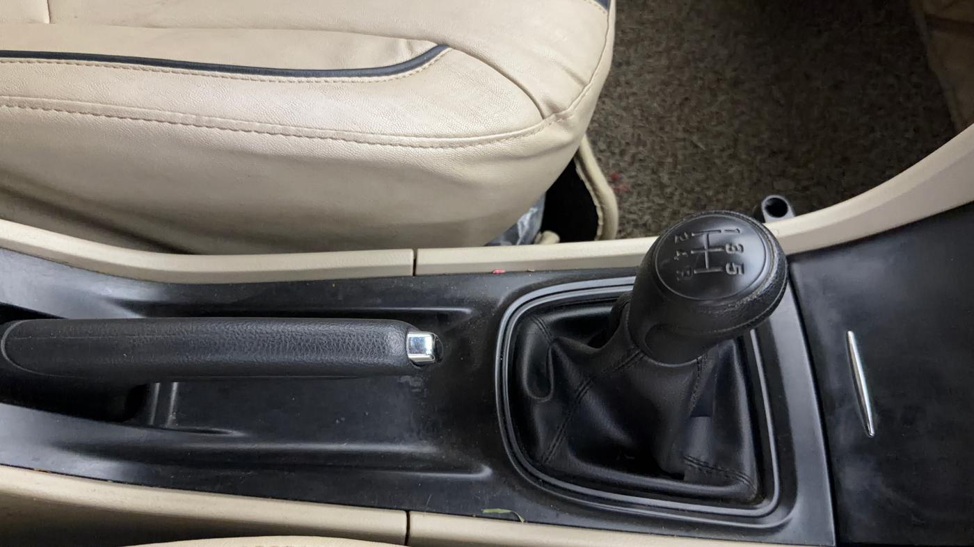 2021 Maruti Ciaz SIGMA 1.5 SHVS MT  PETROL, Petrol, Manual, 46,129 km, Gear Lever