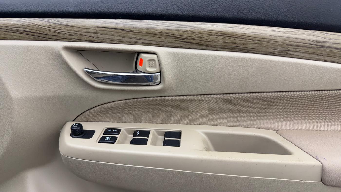 2021 Maruti Ciaz SIGMA 1.5 SHVS MT  PETROL, Petrol, Manual, 46,129 km, Driver Side Door Panels Control