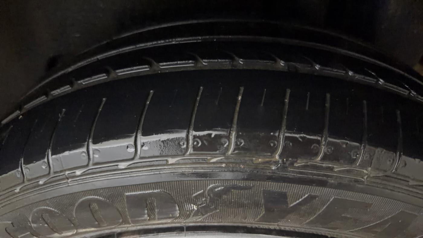 2021 Maruti Ciaz SIGMA 1.5 SHVS MT  PETROL, Petrol, Manual, 46,129 km, Left Rear Tyre Tread