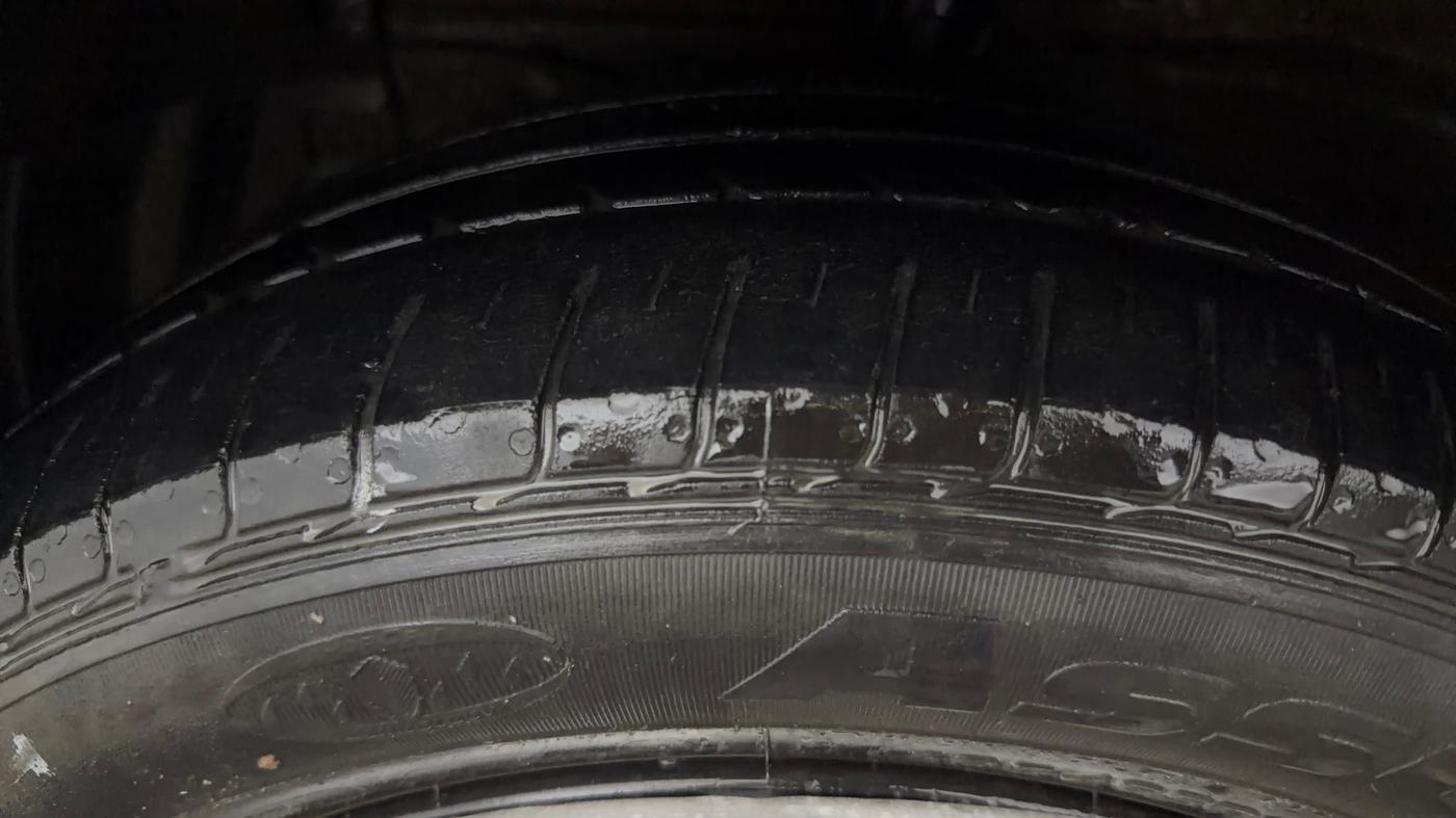 2021 Maruti Ciaz SIGMA 1.5 SHVS MT  PETROL, Petrol, Manual, 46,129 km, Left Front Tyre Tread