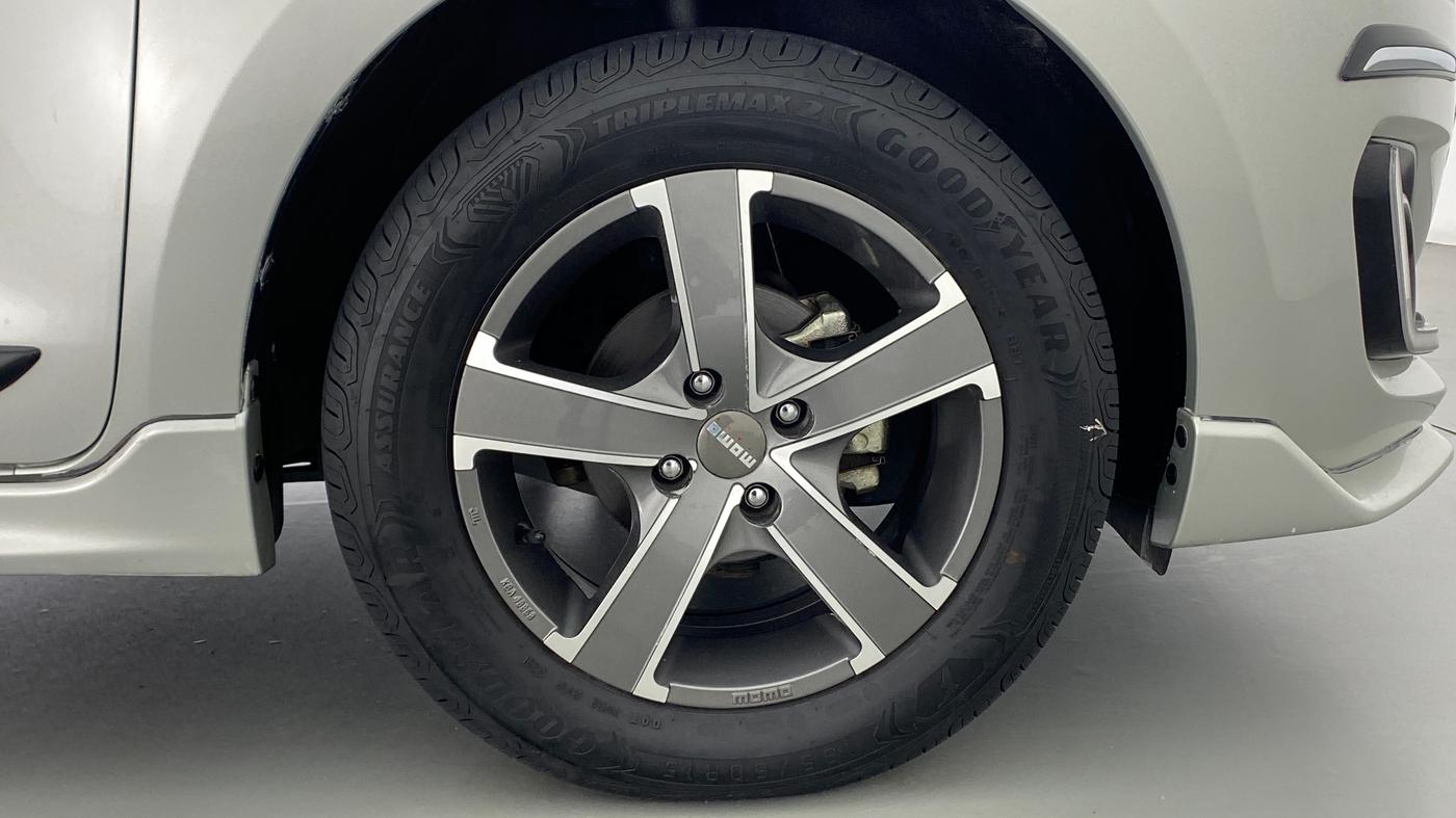 2020 Maruti Swift ZXI + AMT, Petrol, Automatic, 21,230 km, Right Front Wheel
