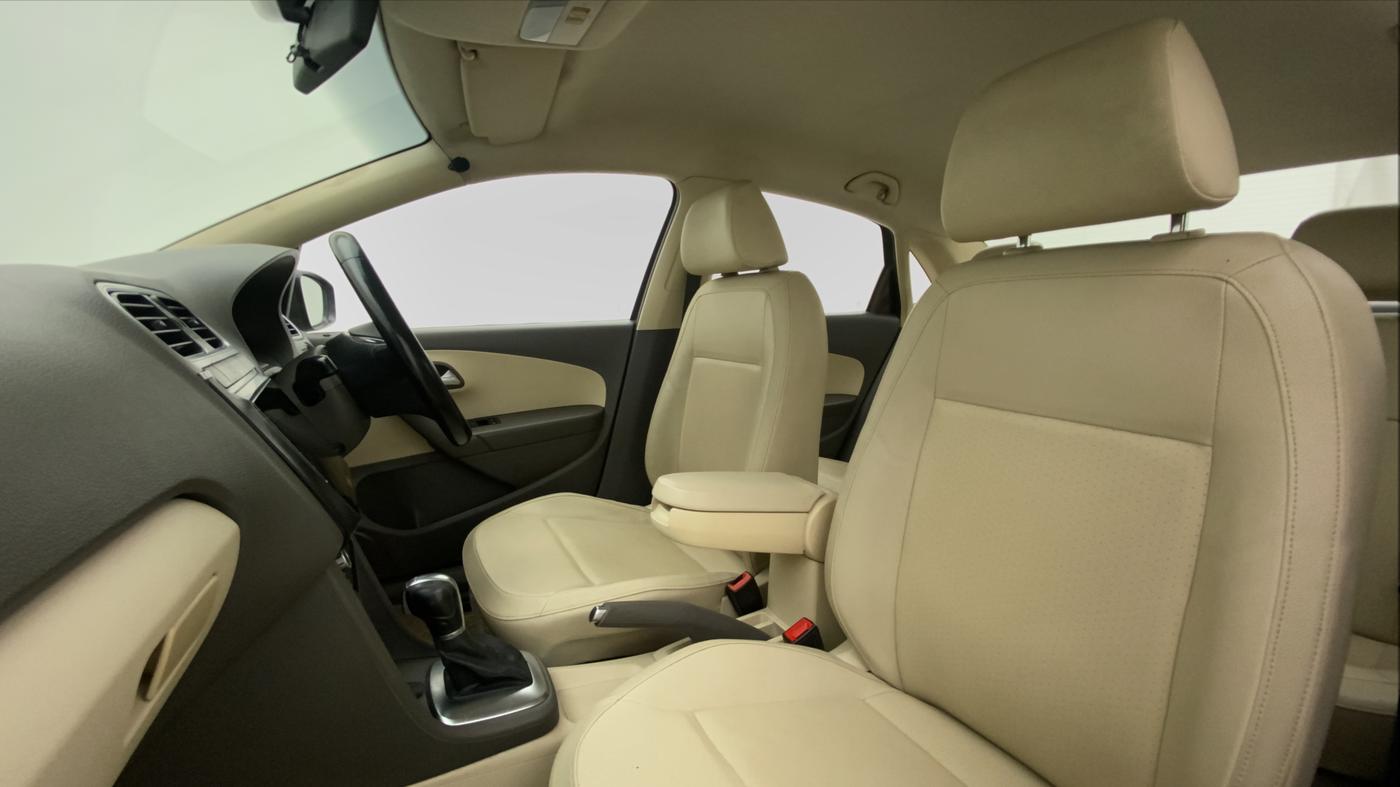 2015 Volkswagen Vento HIGHLINE TDI AT, Diesel, Automatic, 60,597 km, Right Side Front Door Cabin