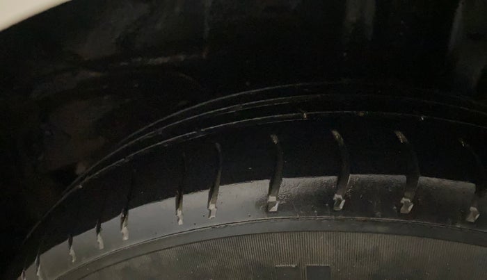 2022 Hyundai NEW SANTRO SPORTZ EXECUTIVE MT CNG, CNG, Manual, 91,678 km, Left Rear Tyre Tread