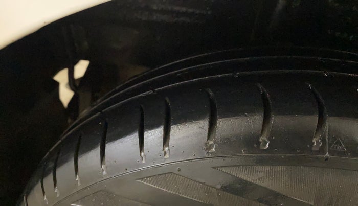 2022 Hyundai NEW SANTRO SPORTZ EXECUTIVE MT CNG, CNG, Manual, 91,678 km, Right Rear Tyre Tread