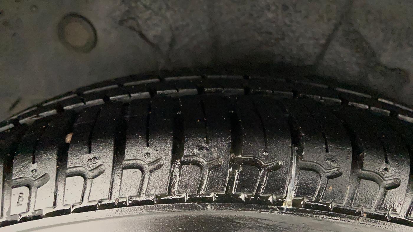 2016 Hyundai i10 SPORTZ 1.1, Petrol, Manual, 58,416 km, Right Rear Tyre Tread