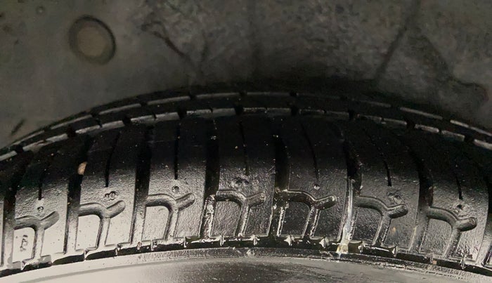 2016 Hyundai i10 SPORTZ 1.1, Petrol, Manual, 58,416 km, Right Rear Tyre Tread