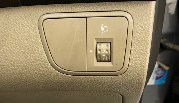 2013 Hyundai Eon ERA PLUS, Petrol, Manual, 28,617 km, Dashboard - Headlight height adjustment not working