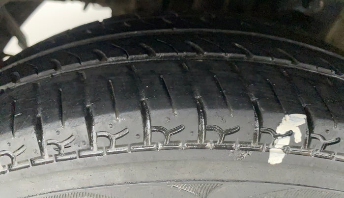2013 Hyundai Eon ERA PLUS, Petrol, Manual, 28,617 km, Right Rear Tyre Tread