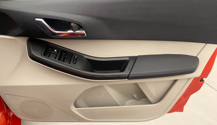 2022 Tata Tiago XZA PLUS PETROL, Petrol, Automatic, 5,579 km, Driver Side Door Panels Control