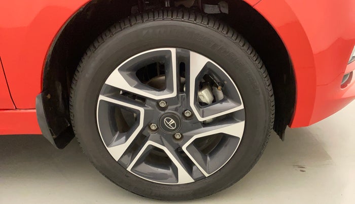 2022 Tata Tiago XZA PLUS PETROL, Petrol, Automatic, 5,579 km, Right Front Wheel